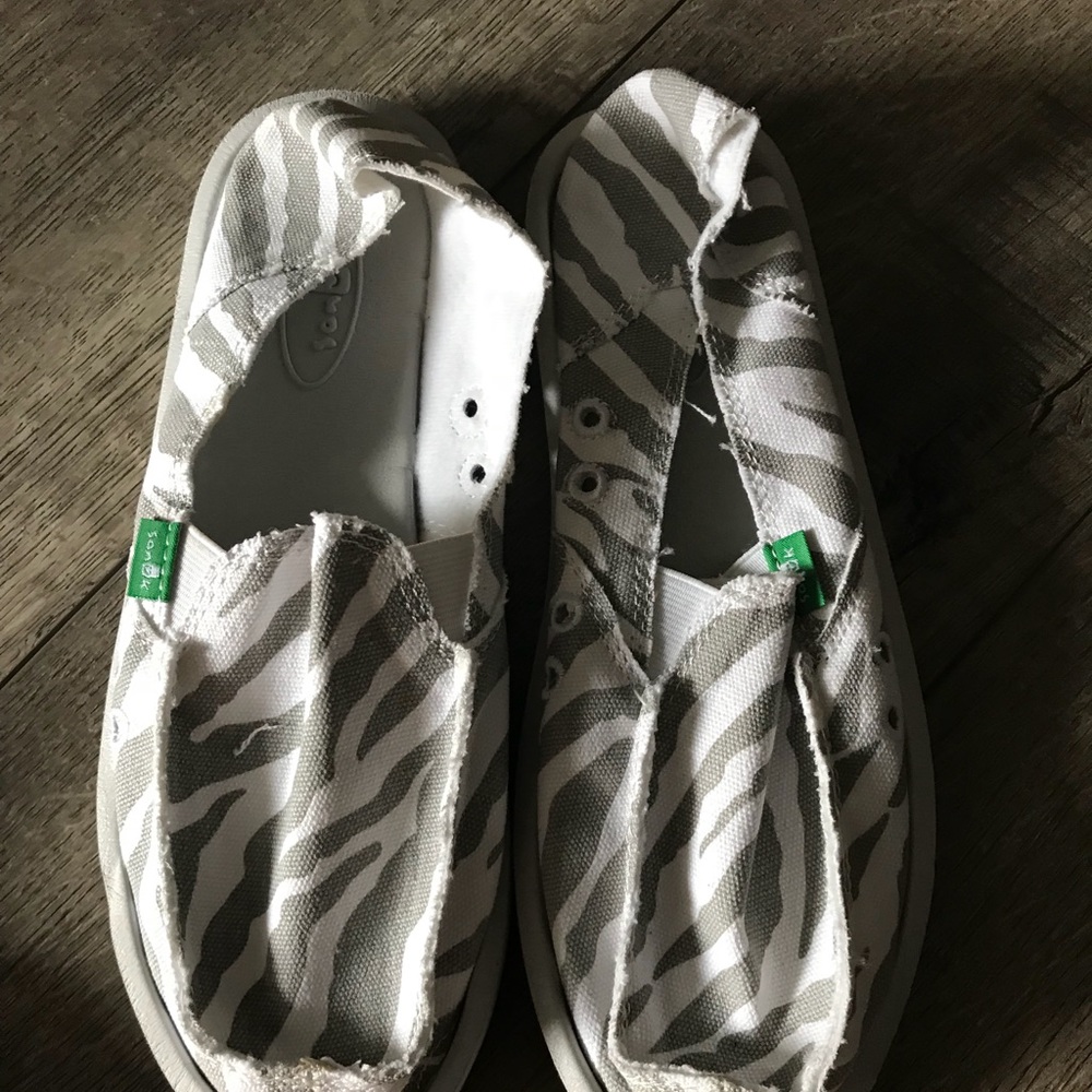 Women’s shoes brand new never been warn